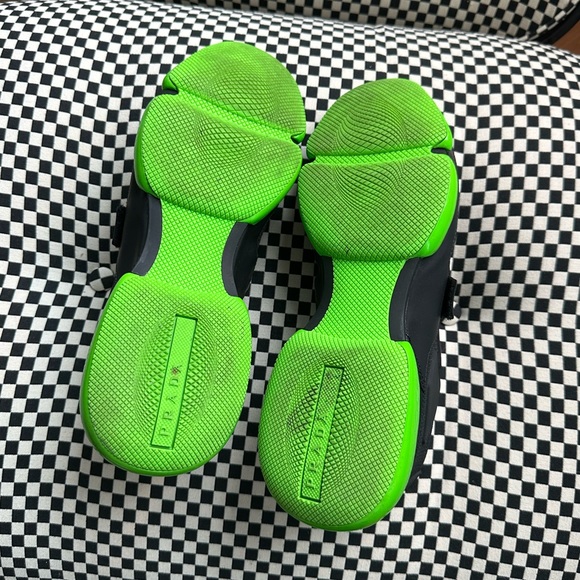 PRADA CLOUDBURST NEON GREEN - Picture 3 of 4